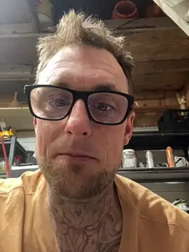 WIDBIGWHITECOCK online show from March 28, 6:13 am