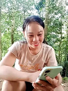Snapshot of vanvan005 chatting on May 15, 10:55 am vanvan005 online show from May 15, 10:55 am