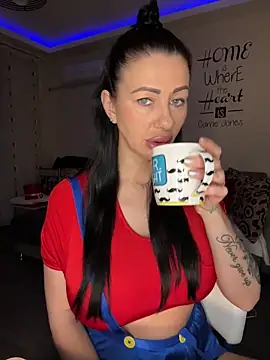 Snapshot of IRISWHITE17 chatting on February 23, 5:49 am IRISWHITE17 online show from February 23, 5:49 am