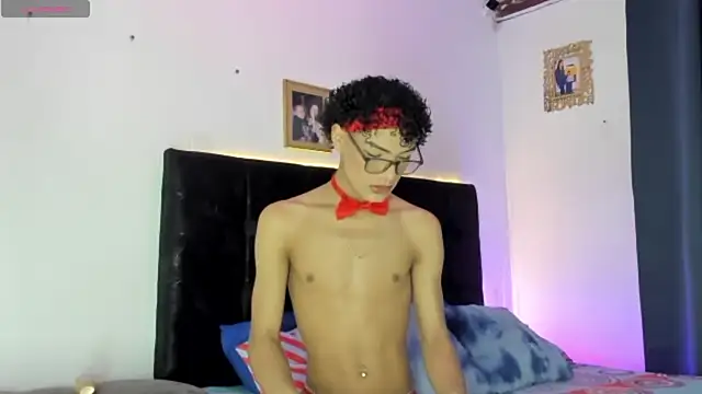 HotboyLyan online show from May 4, 10:11 am