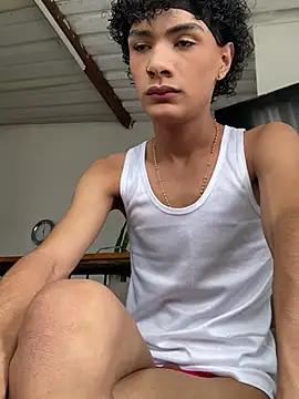 Snapshot of HotboyLyan chatting on May 30, 5:32 pm HotboyLyan online show from May 30, 5:32 pm