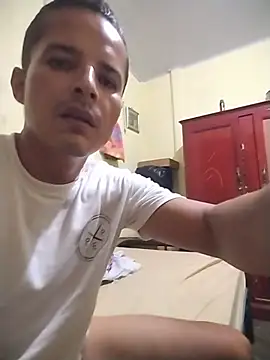 Snapshot of Gracho_25 chatting on May 28, 2:53 am Gracho 25 online show from May 28, 2:53 am