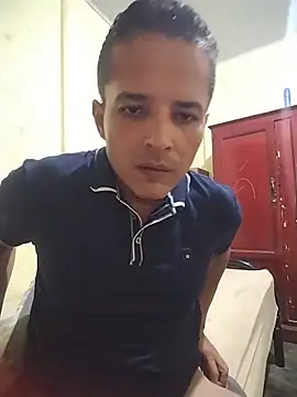 Snapshot of Gracho_25 chatting on June 2, 10:01 pm Gracho 25 online show from June 2, 10:01 pm