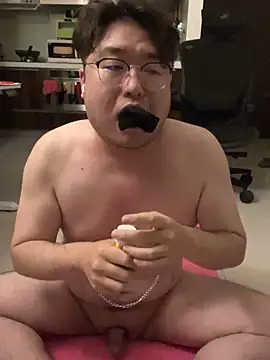 Snapshot of W0Ijn chatting on February 5, 11:48 am W0Ijn online show from February 5, 11:48 am