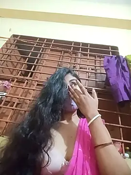 Snapshot of queenneha69 chatting on June 8, 4:40 pm queenneha69 online show from June 8, 4:40 pm