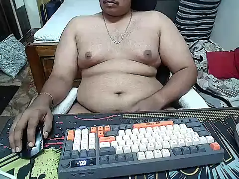 Snapshot of maxi23932 chatting on May 14, 8:54 am maxi23932 online show from May 14, 8:54 am
