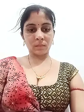 Snapshot of Hot_ree85 chatting on May 6, 4:56 pm Hot ree85 online show from May 6, 4:56 pm