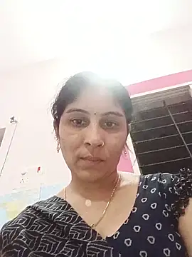 Snapshot of Hot_ree85 chatting on May 18, 2:45 pm Hot ree85 online show from May 18, 2:45 pm