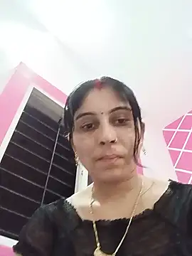 Snapshot of Hot_ree85 chatting on May 19, 9:15 am Hot ree85 online show from May 19, 9:15 am