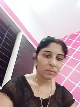 Snapshot of Hot_ree85 chatting on May 20, 4:29 am Hot ree85 online show from May 20, 4:29 am