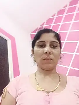Snapshot of Hot_ree85 chatting on June 14, 4:47 am Hot ree85 online show from June 14, 4:47 am