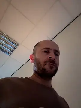 Snapshot of Majestik1 chatting on March 2, 4:47 pm Majestik1 online show from March 2, 4:47 pm