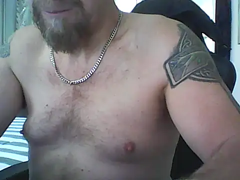 loudandproud online show from February 4, 10:58 pm