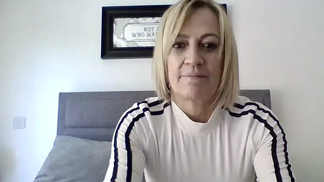 Milfshake227 online show from March 11, 1:39 pm