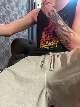 Snapshot of Beastbab3 chatting on March 11, 12:16 am Beastbab3 online show from March 11, 12:16 am