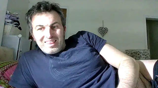 Snapshot of Hakfin666 chatting on May 9, 10:37 pm Hakfin666 online show from May 9, 10:37 pm