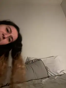 joanaguerreiru online show from February 12, 10:49 pm