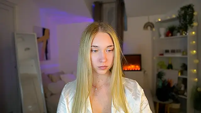 MilaBunny2000 online show from February 12, 2:23 pm