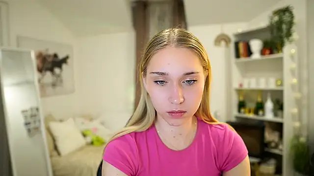 MilaBunny2000 online show from March 13, 9:27 am