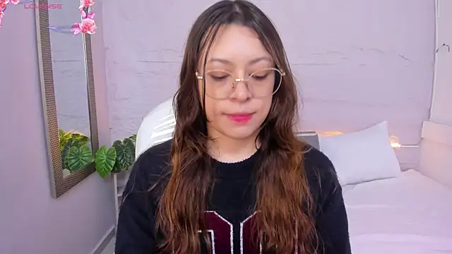 Snapshot of lanna_18_ chatting on June 9, 11:44 am lanna 18 online show from June 9, 11:44 am