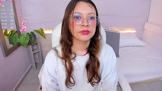 Snapshot of lanna_18_ chatting on June 15, 11:45 am lanna 18 online show from June 15, 11:45 am