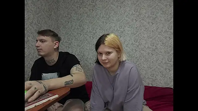 Snapshot of funnyguyshere chatting on February 3, 8:19 am funnyguyshere online show from February 3, 8:19 am