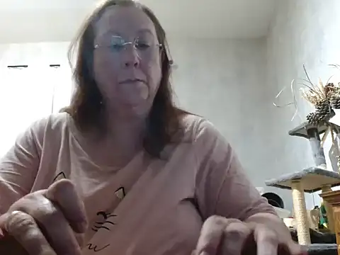 xmyriamx online show from February 5, 8:13 pm