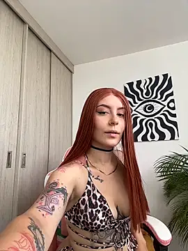 Snapshot of alesziarose_ chatting on June 15, 8:55 pm alesziarose online show from June 15, 8:55 pm