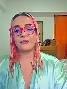 Snapshot of Nova-Satela chatting on February 4, 6:14 pm Nova-Satela online show from February 4, 6:14 pm