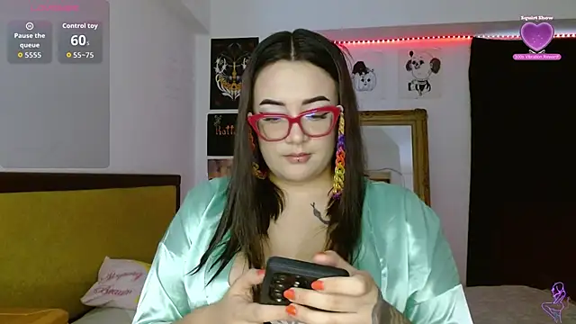 Snapshot of Nova-Satela chatting on April 15, 7:58 pm Nova-Satela online show from April 15, 7:58 pm