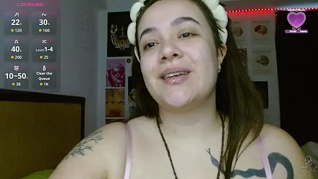Snapshot of Nova-Satela chatting on June 2, 12:18 pm Nova-Satela online show from June 2, 12:18 pm
