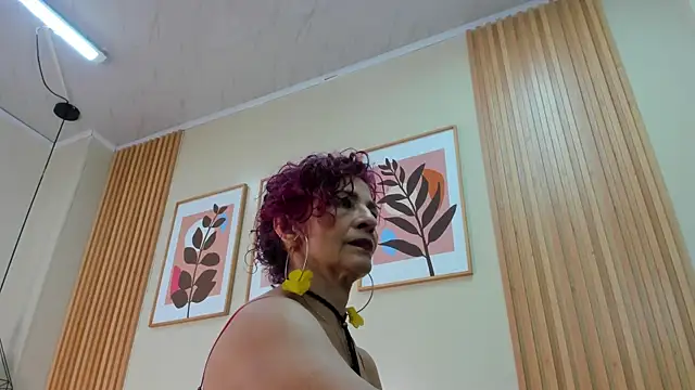 Dalila Najjar  online show from January 13, 2:22 pm