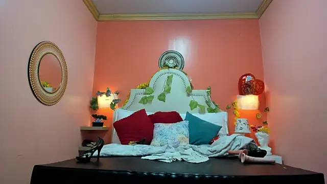 Dalila Najjar  online show from April 30, 8:57 pm