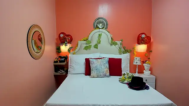 Dalila Najjar  online show from May 1, 2:54 pm