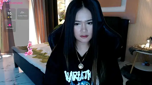 simplykhate online show from February 11, 1:43 am