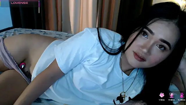 Snapshot of simplykhate chatting on July 24, 2:42 am simplykhate online show from July 24, 2:42 am