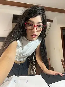 dani bela online show from May 1, 8:35 pm