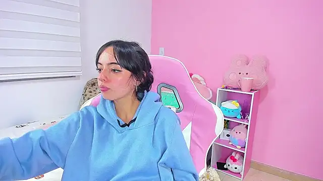 LittleAlexandra online show from March 25, 5:02 am