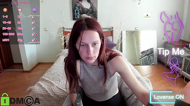 Snapshot of Lily_Viola chatting on May 19, 9:37 am Lily Viola online show from May 19, 9:37 am