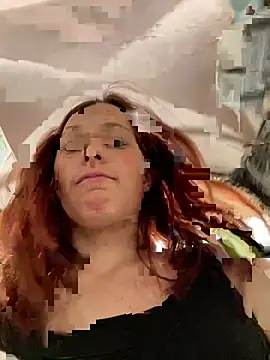 Snapshot of Lily_Viola chatting on June 18, 9:14 am Lily Viola online show from June 18, 9:14 am
