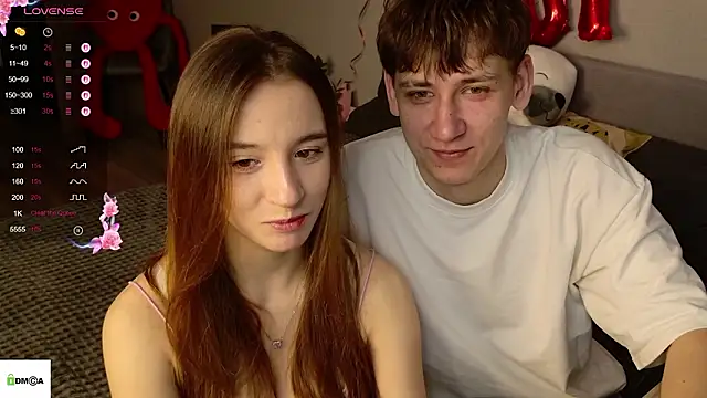 Snapshot of Candyy_Molly chatting on February 22, 8:02 am Candyy Molly online show from February 22, 8:02 am