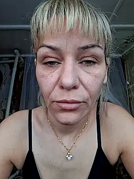 Snapshot of MissKryss chatting on February 19, 3:46 am MissKryss online show from February 19, 3:46 am