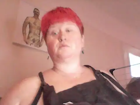 Snapshot of BustyRedxx chatting on June 3, 9:56 am BustyRedxx online show from June 3, 9:56 am