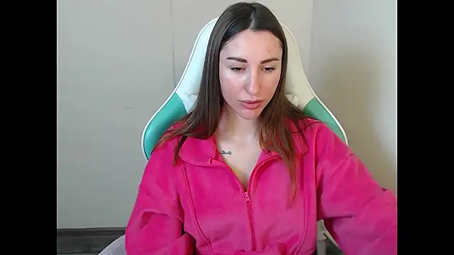 cammila horn online show from March 2, 7:15 am