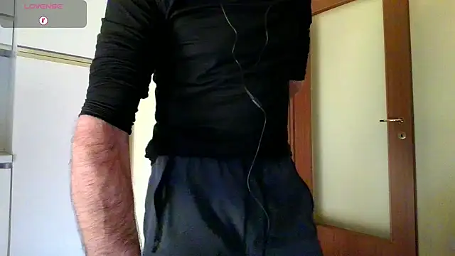 Ele7b5 online show from May 4, 1:18 pm