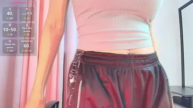 saray reesee online show from February 9, 8:02 pm