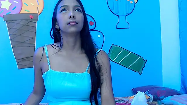 skinnysexzara18 online show from February 10, 1:32 am