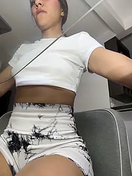 TaylorrHill online show from May 3, 12:27 am