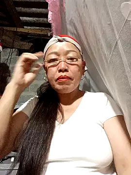 Snapshot of Agnes-baby chatting on May 11, 3:18 pm Agnes-baby online show from May 11, 3:18 pm