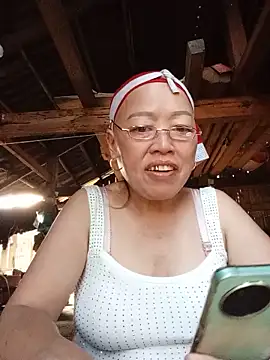 Snapshot of Agnes-baby chatting on May 16, 12:18 am Agnes-baby online show from May 16, 12:18 am